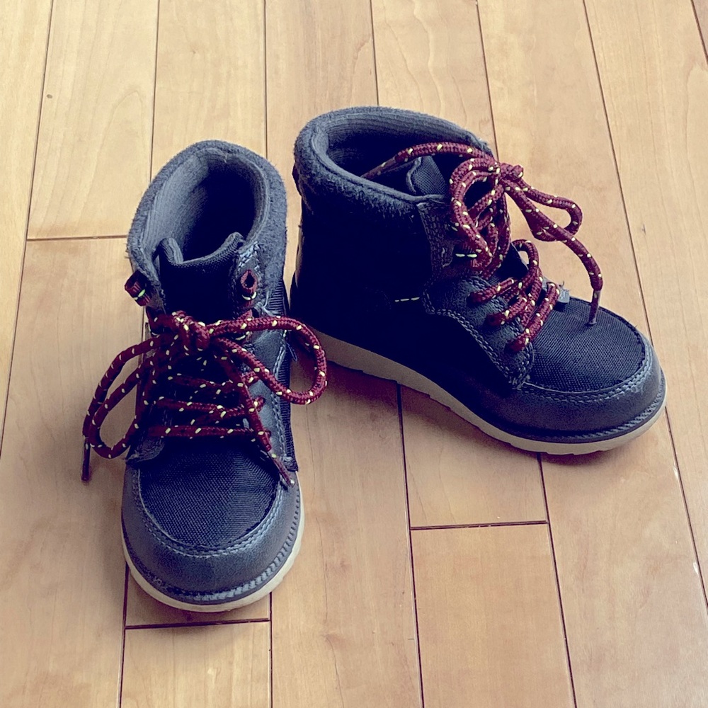 Oshkosh B’Gosh shoes 8